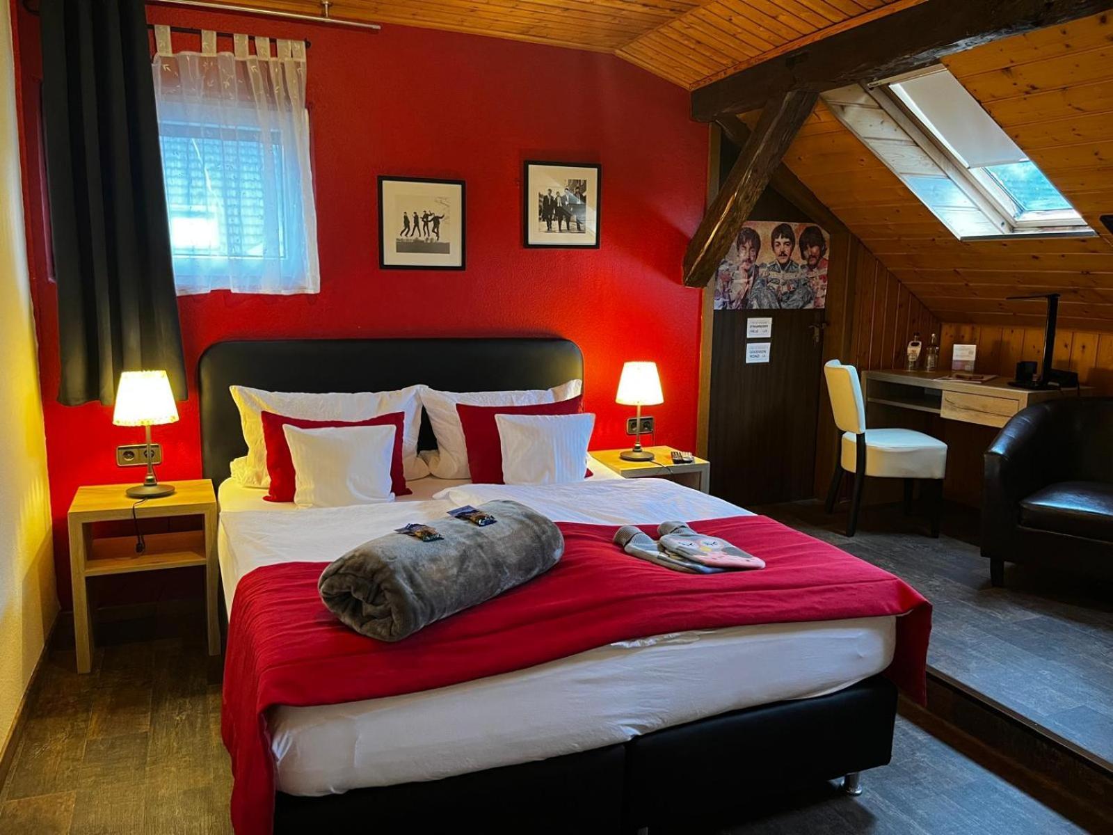 Henblas Hotel Neuenrade Buitenkant foto